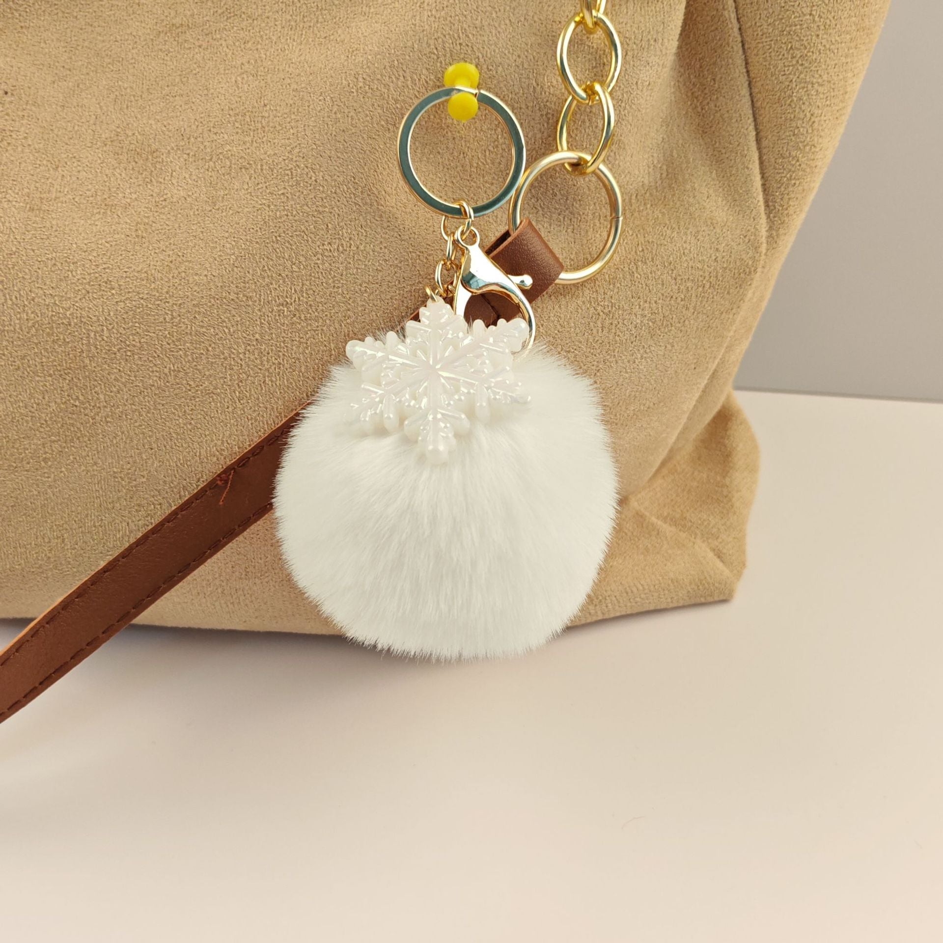 Wholesale Snowflake fur ball keychain